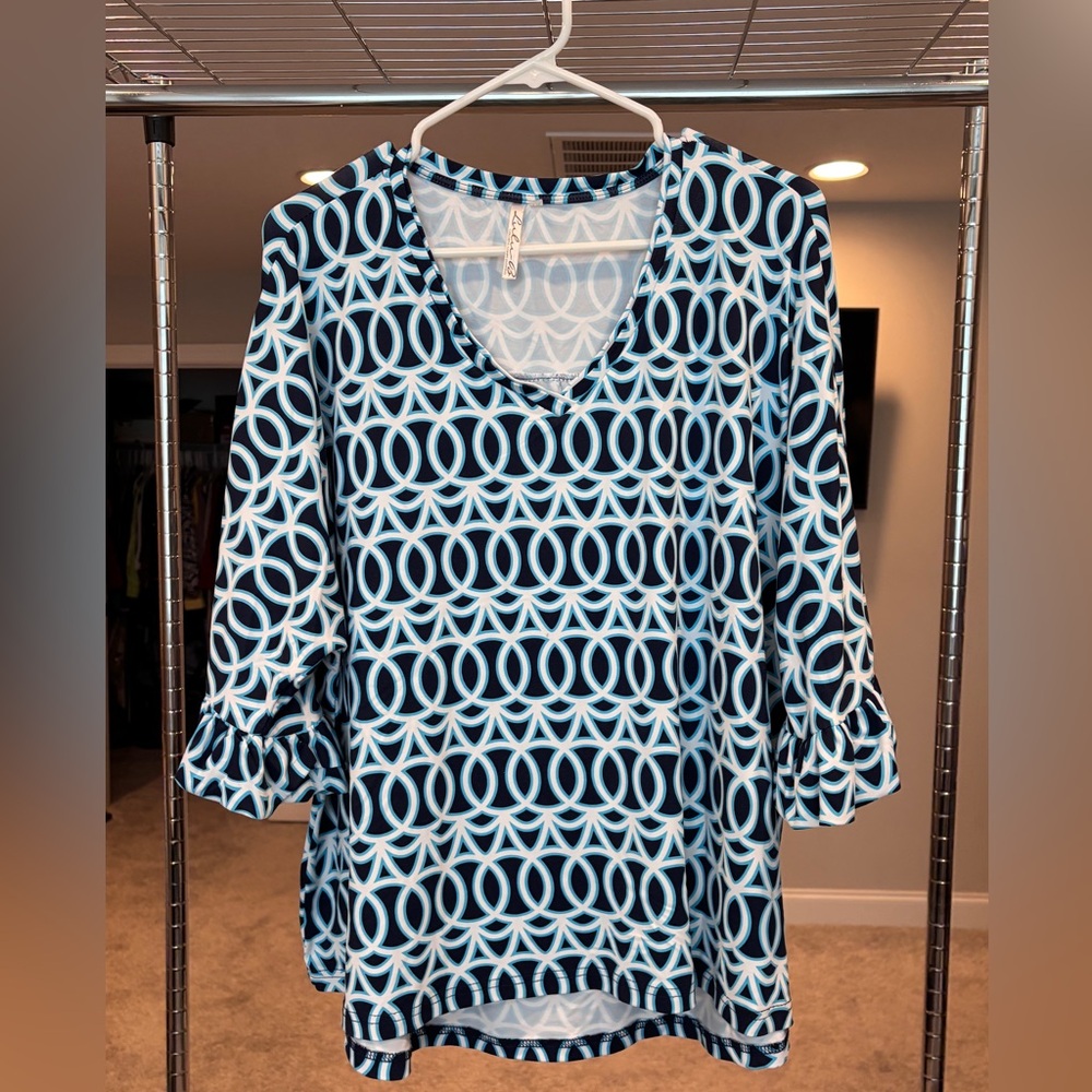 Lulu B tunic v neck top geometric pattern ruffle 3/4 sleeve blue white plus 1X